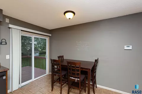121 S Church Ave, Tea, SD 57064 photo 6