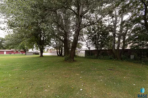 121 S Church Ave, Tea, SD 57064 photo 22