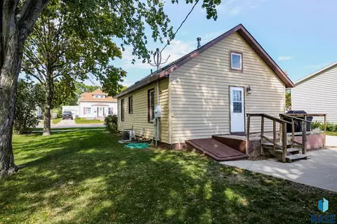 203 E 3rd St, Dell Rapids, SD 57022 photo 28
