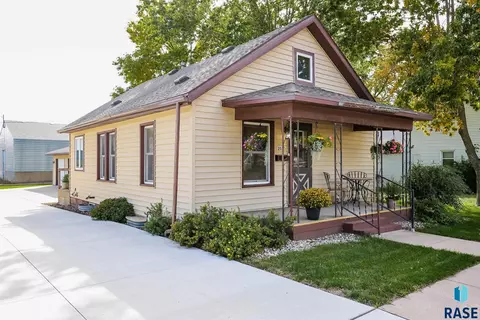 203 E 3rd St, Dell Rapids, SD 57022 photo 26