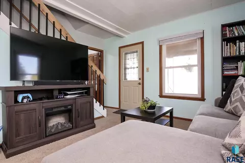 203 E 3rd St, Dell Rapids, SD 57022 photo 10