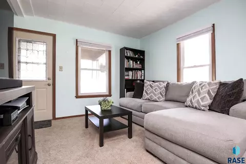 203 E 3rd St, Dell Rapids, SD 57022 photo 7