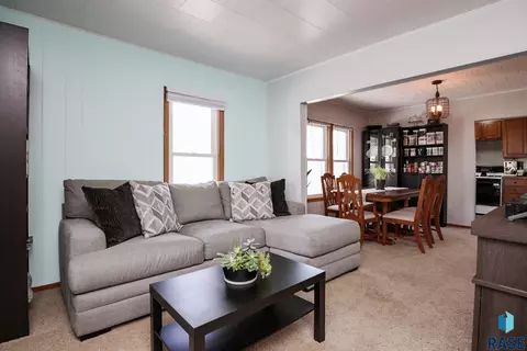 203 E 3rd St, Dell Rapids, SD 57022 photo 8
