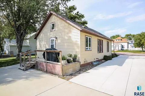 203 E 3rd St, Dell Rapids, SD 57022 photo 24