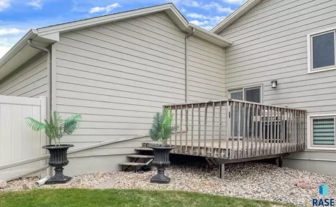 3609 E Winncrest Cir, Sioux Falls, SD 57103 photo 12