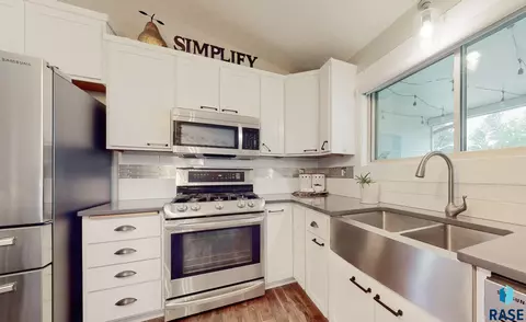 3609 E Winncrest Cir, Sioux Falls, SD 57103 photo 6