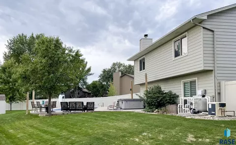 3609 E Winncrest Cir, Sioux Falls, SD 57103 photo 11