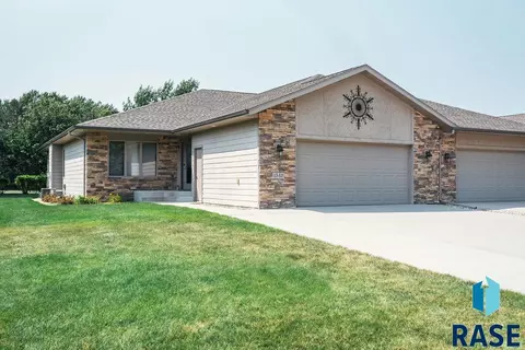 1543 Northridge Rd, Mitchell, SD 57301 photo 3