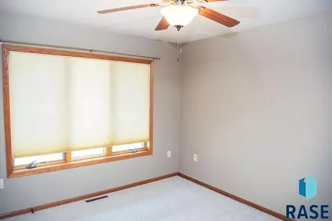 1543 Northridge Rd, Mitchell, SD 57301 photo 16