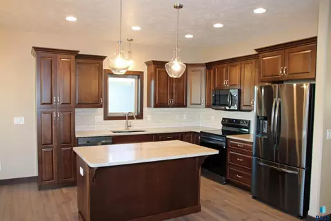 5308 E 64th St, Sioux Falls, SD 57108 photo 4