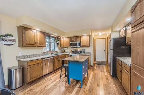 401 E Beechnut St, Brandon, SD 57005 photo 16