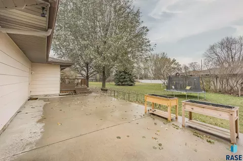 401 E Beechnut St, Brandon, SD 57005 photo 5