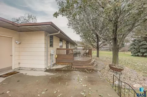 401 E Beechnut St, Brandon, SD 57005 photo 6