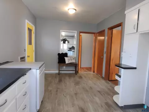 118 E 4th St, Miller, SD 57362 photo 8