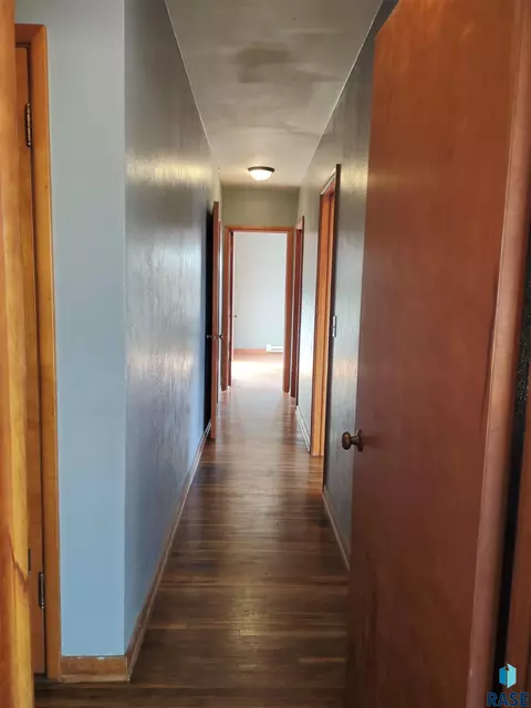 118 E 4th St, Miller, SD 57362 photo 13