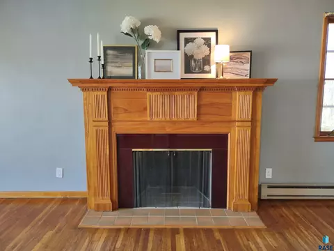118 E 4th St, Miller, SD 57362 photo 4