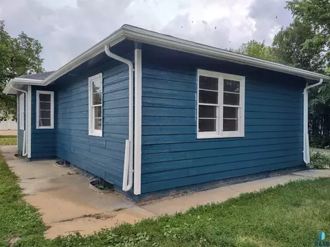 118 E 4th St, Miller, SD 57362 photo 34