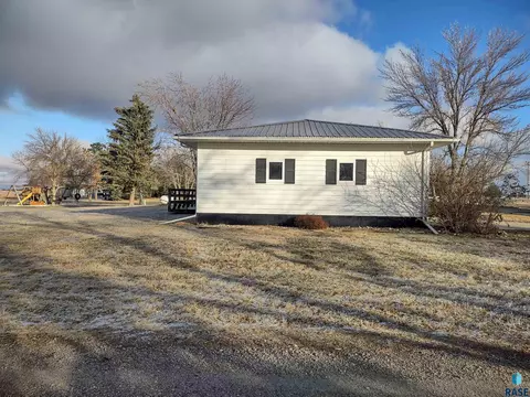 601 E 7th St, Miller, SD 57362 photo 34