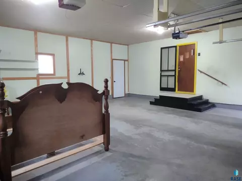 601 E 7th St, Miller, SD 57362 photo 32