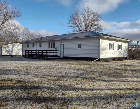 601 E 7th St, Miller, SD 57362 photo 38