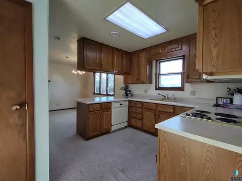 601 E 7th St, Miller, SD 57362 photo 5