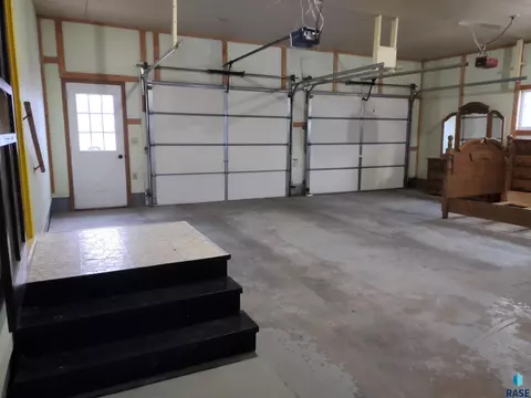 601 E 7th St, Miller, SD 57362 photo 30