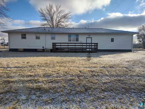 601 E 7th St, Miller, SD 57362 photo 36