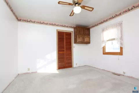 405 E 7th St, Dell Rapids, SD 57022 photo 12