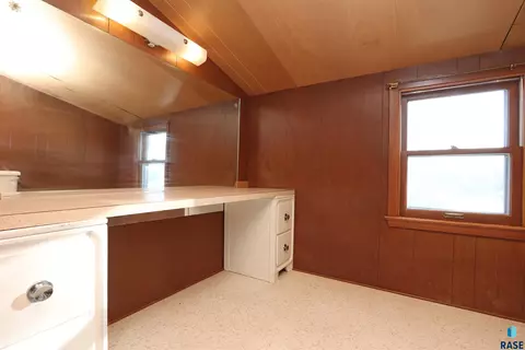 405 E 7th St, Dell Rapids, SD 57022 photo 16