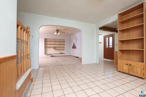 405 E 7th St, Dell Rapids, SD 57022 photo 6