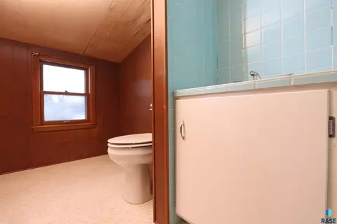 405 E 7th St, Dell Rapids, SD 57022 photo 15
