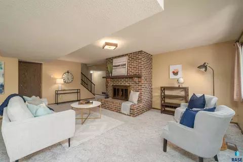 2013 Elizabeth Dr, Sioux Falls, SD 57103 photo 15