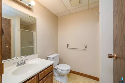2013 Elizabeth Dr, Sioux Falls, SD 57103 photo 29