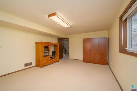 2013 Elizabeth Dr, Sioux Falls, SD 57103 photo 27