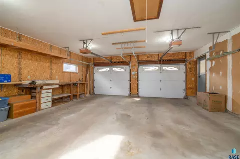 2013 Elizabeth Dr, Sioux Falls, SD 57103 photo 38