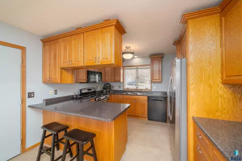 2013 Elizabeth Dr, Sioux Falls, SD 57103 photo 12