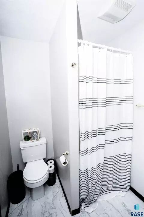 402 Deerview Ave, Tea, SD 57064 photo 17