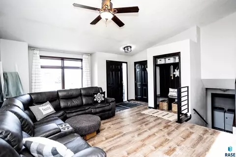 402 Deerview Ave, Tea, SD 57064 photo 6