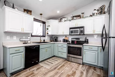 402 Deerview Ave, Tea, SD 57064 photo 9