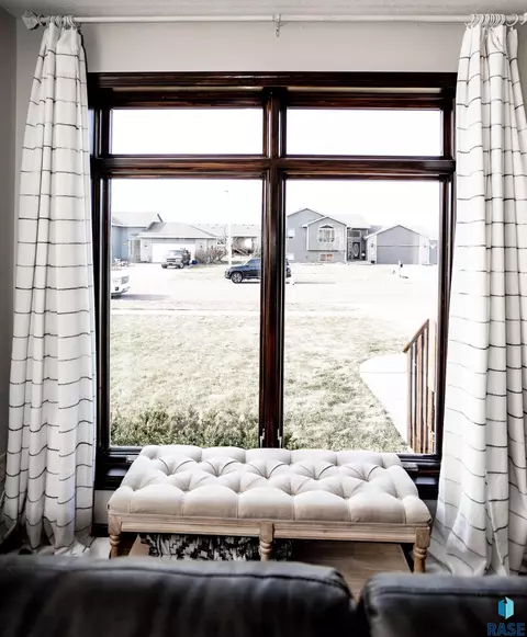 402 Deerview Ave, Tea, SD 57064 photo 5