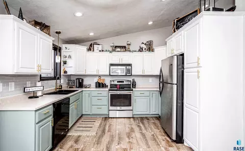 402 Deerview Ave, Tea, SD 57064 photo 10