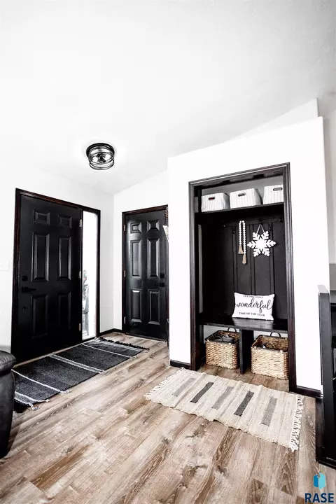 402 Deerview Ave, Tea, SD 57064 photo 3