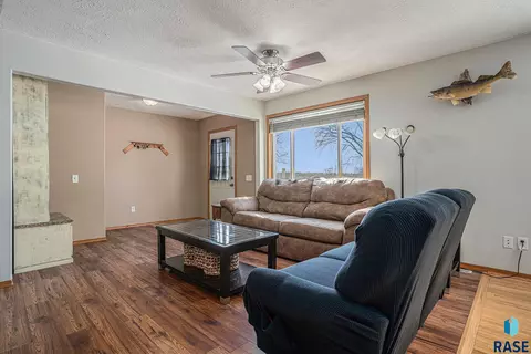 402 S Mable Ave, Sioux Falls, SD 57103 photo 3