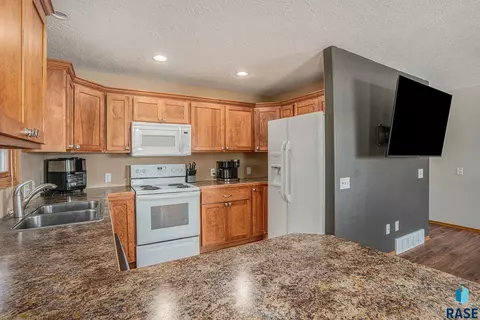 402 S Mable Ave, Sioux Falls, SD 57103 photo 8