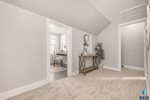 744 S 3rd Ave, Sioux Falls, SD 57104 photo 18