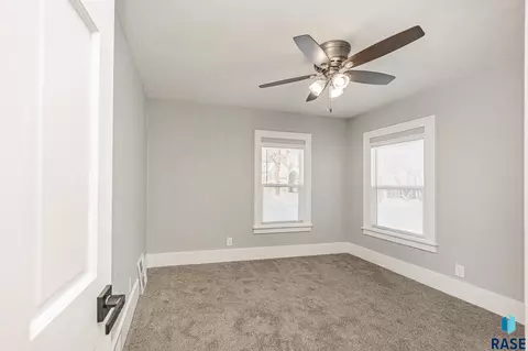 744 S 3rd Ave, Sioux Falls, SD 57104 photo 12