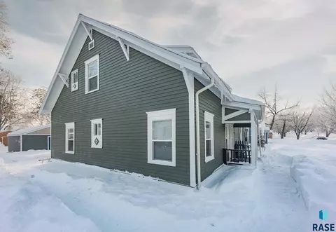 744 S 3rd Ave, Sioux Falls, SD 57104 photo 2
