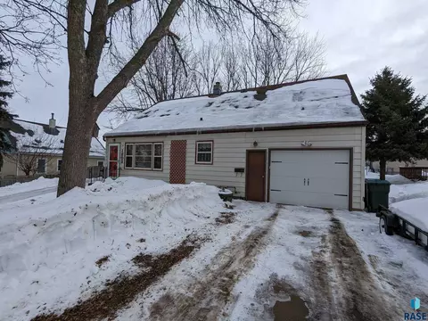 1605 E 24th St, Sioux Falls, SD 57105 photo 4