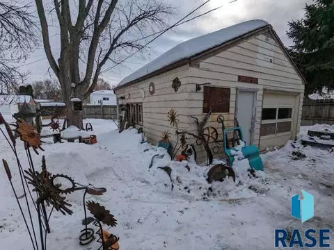 1605 E 24th St, Sioux Falls, SD 57105 photo 6