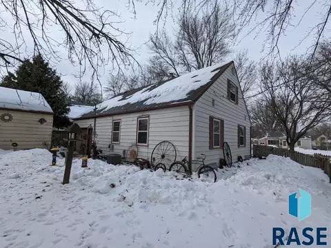 1605 E 24th St, Sioux Falls, SD 57105 photo 8